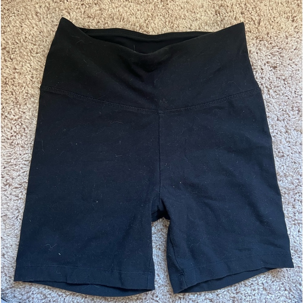 women’s black biker shorts